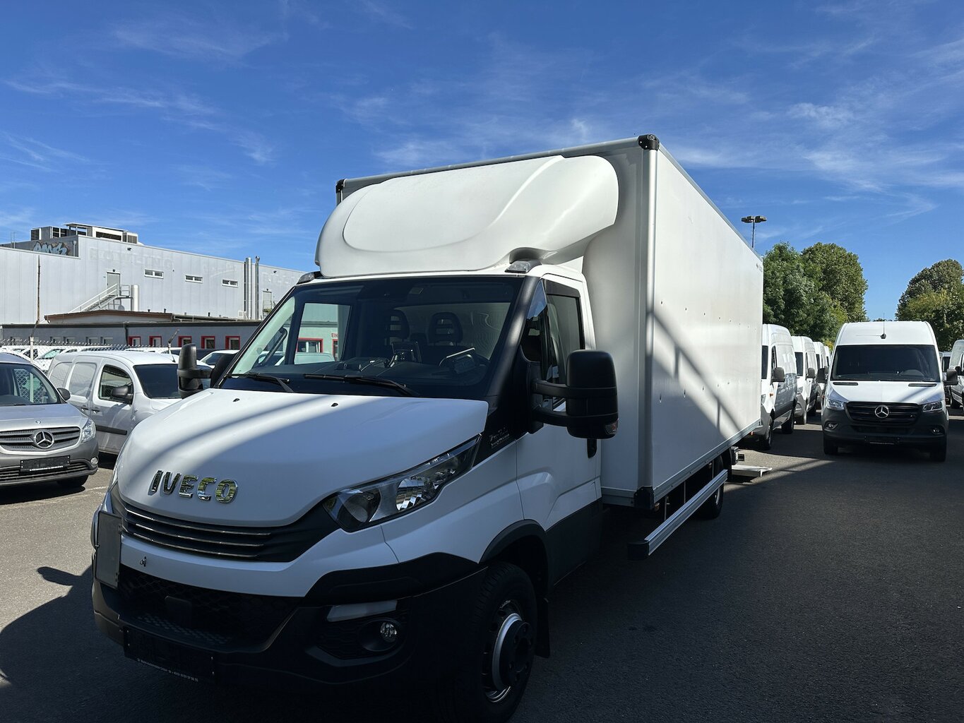 TRUCKS-LKW Iveco 70C18 Autom Koffer LBW Kamera Spoiler