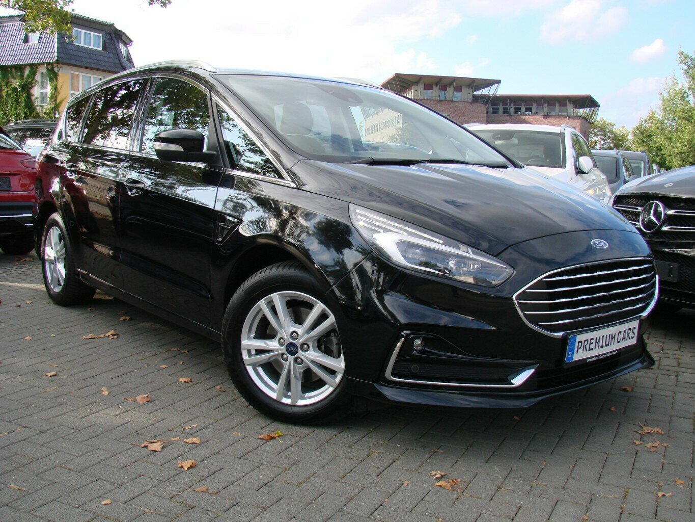 Ford S-Max TDCi150 Titanium Navi LED Standheizung AHK